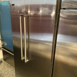 VIKING 42” BUILT IN REFRIGERATOR 
