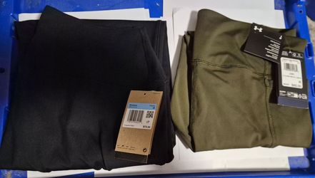 New With Tags Women’s Nike Black & UA Green Leggings Set