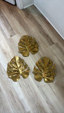 3 gold leaves for wall decor