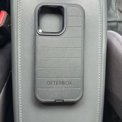 15 Pro Max Otterbox Defender Pro