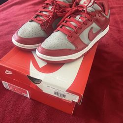 Nike Dunk Unlv
