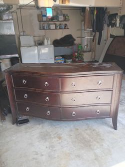 Dark Wood 3-Drawer Nightstand