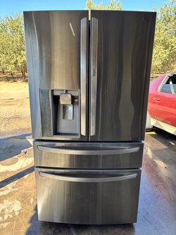 LG French Door Refrigerator with Ice and Water Dispenser