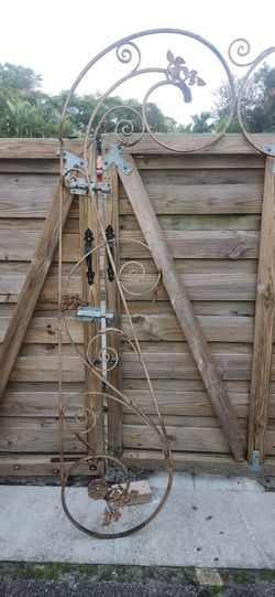 Decorative Iron Wall Hanging Garden Lattice 