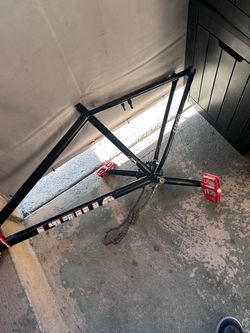 Street code frame