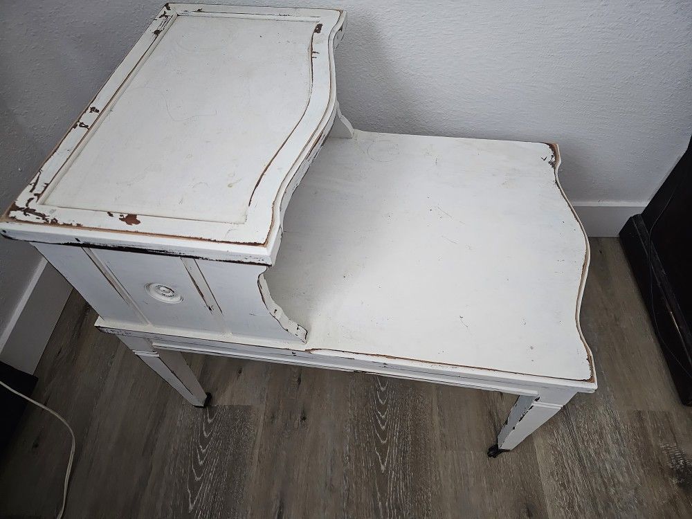 2 End Antique Tables