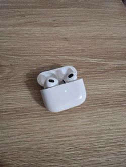 Apple AirPods (3rd Generation)
