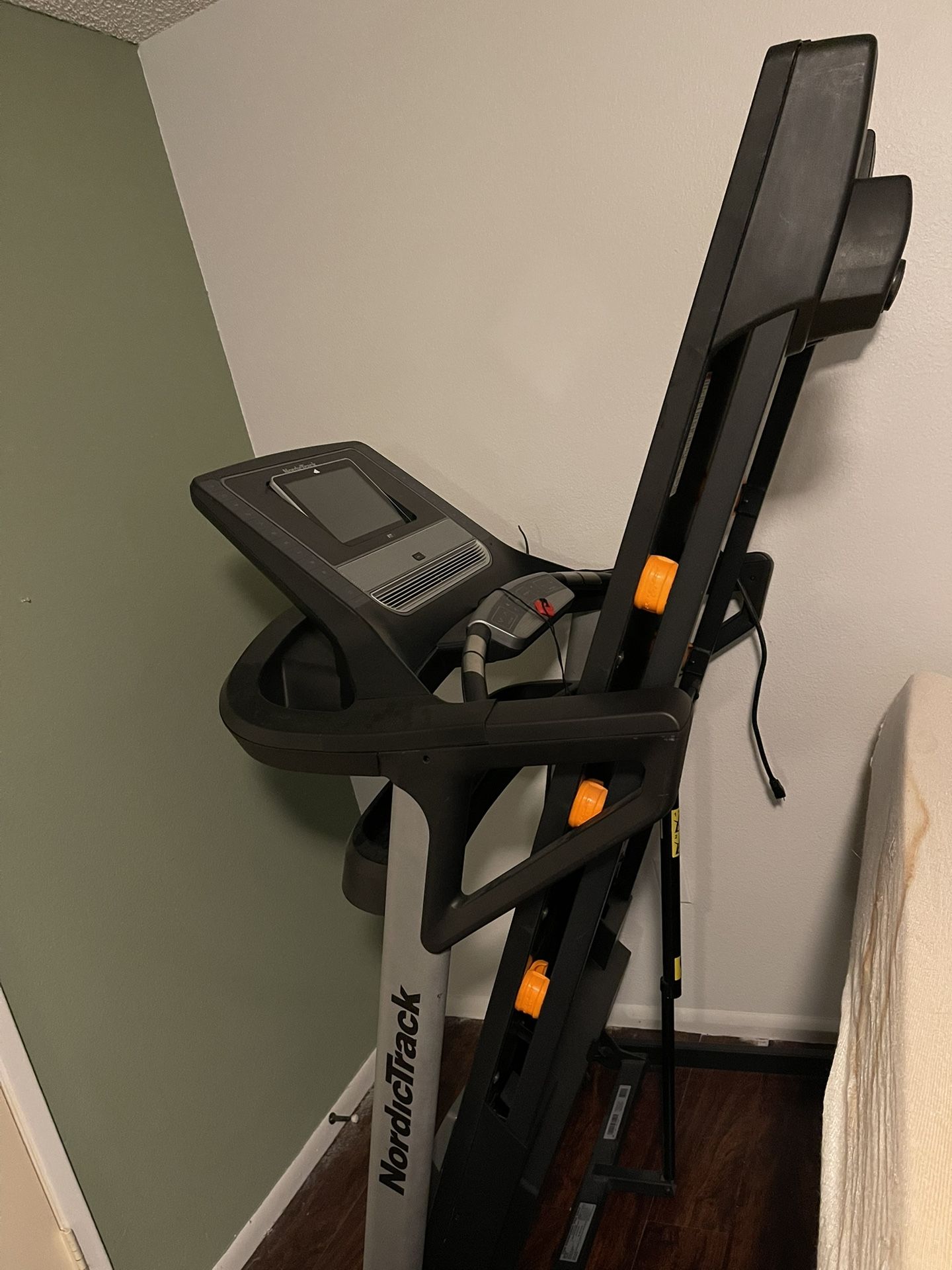 NordicTrack Treadmill-like New $500
