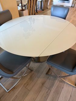 Gorgeous Dining Room Set