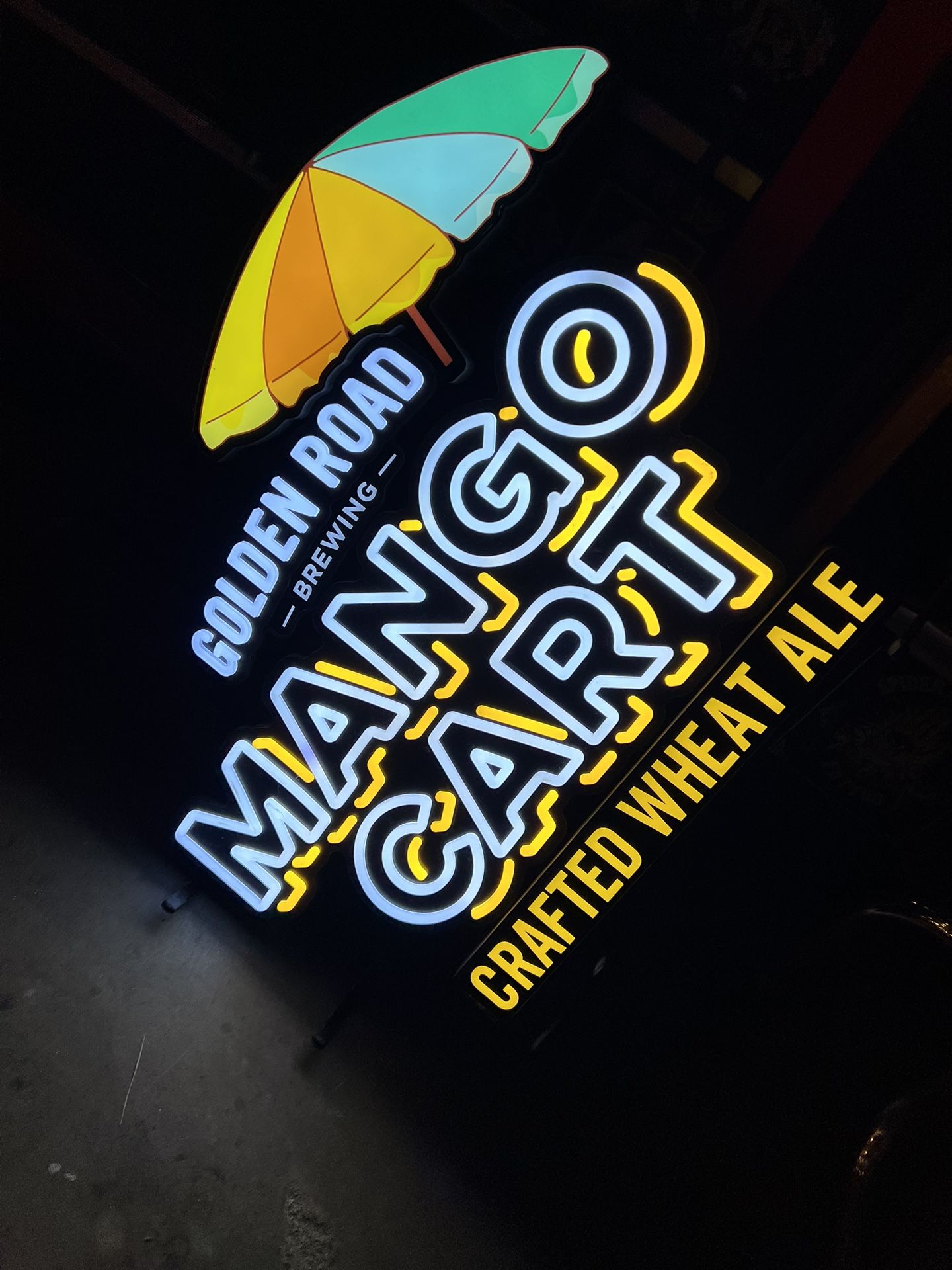 Neon sign Golden Road Mango Cart