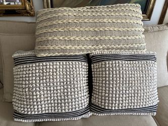 Set of 3 Textured Throw Pillows.