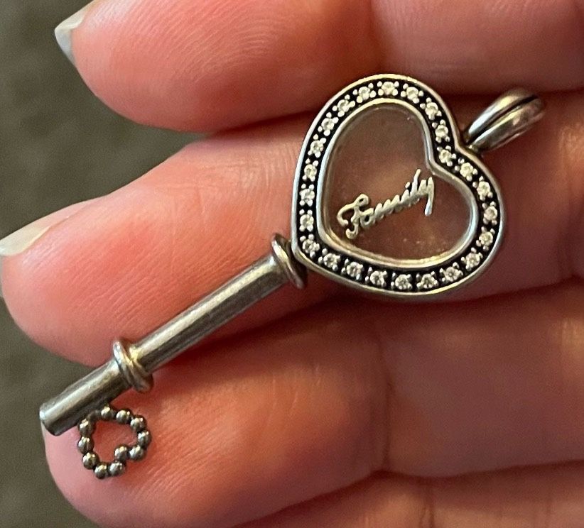 Key and heart pendant