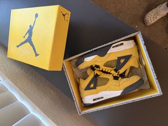 Jordan 4 Lighting Size 10