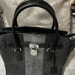 AUTHENTIC MICHAEL KOR BAG