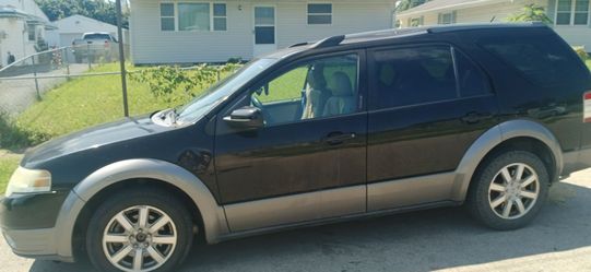 PARTS CAR OR PERSONAL USE CAR FORD TAURUS X 2008 SEL