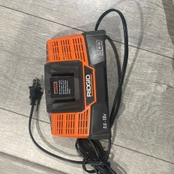 RIDGID?? 18-VOLT DUAL CHEMISTRY CHARGER