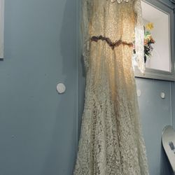 Wedding Gown Sz 6 6’ Train Hand Beaded Crystals Front Full Button Back Bodice