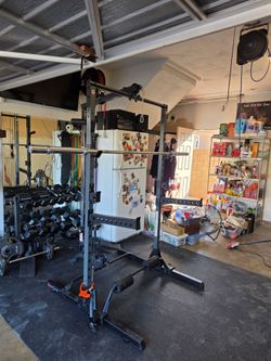 Squat Rack w/ Pull down
