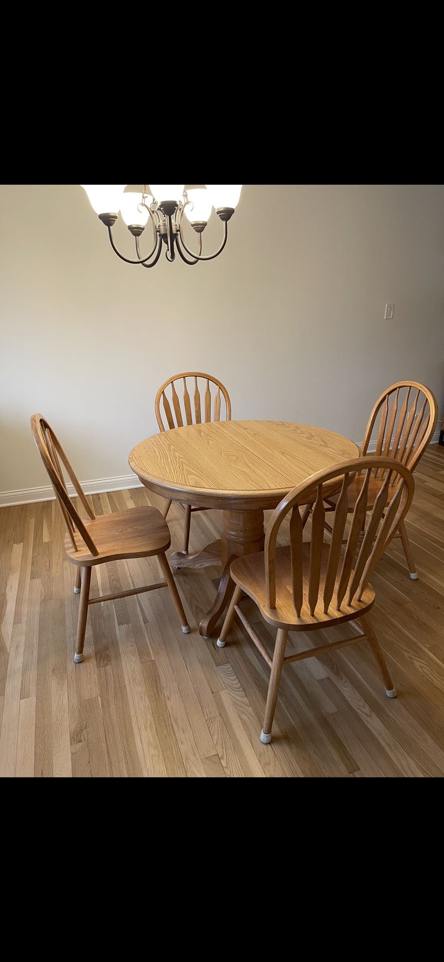 Solid Wood Table With Extended Leaf And 4 Chairs