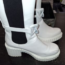 Women's Size 8 AZALEA WANG leather Motorcycle Boots With Box