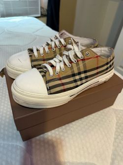 Burberrys shoes size 42