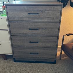 4 Drawer Dresser 