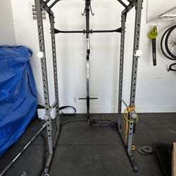 Squat rack with Pulley System