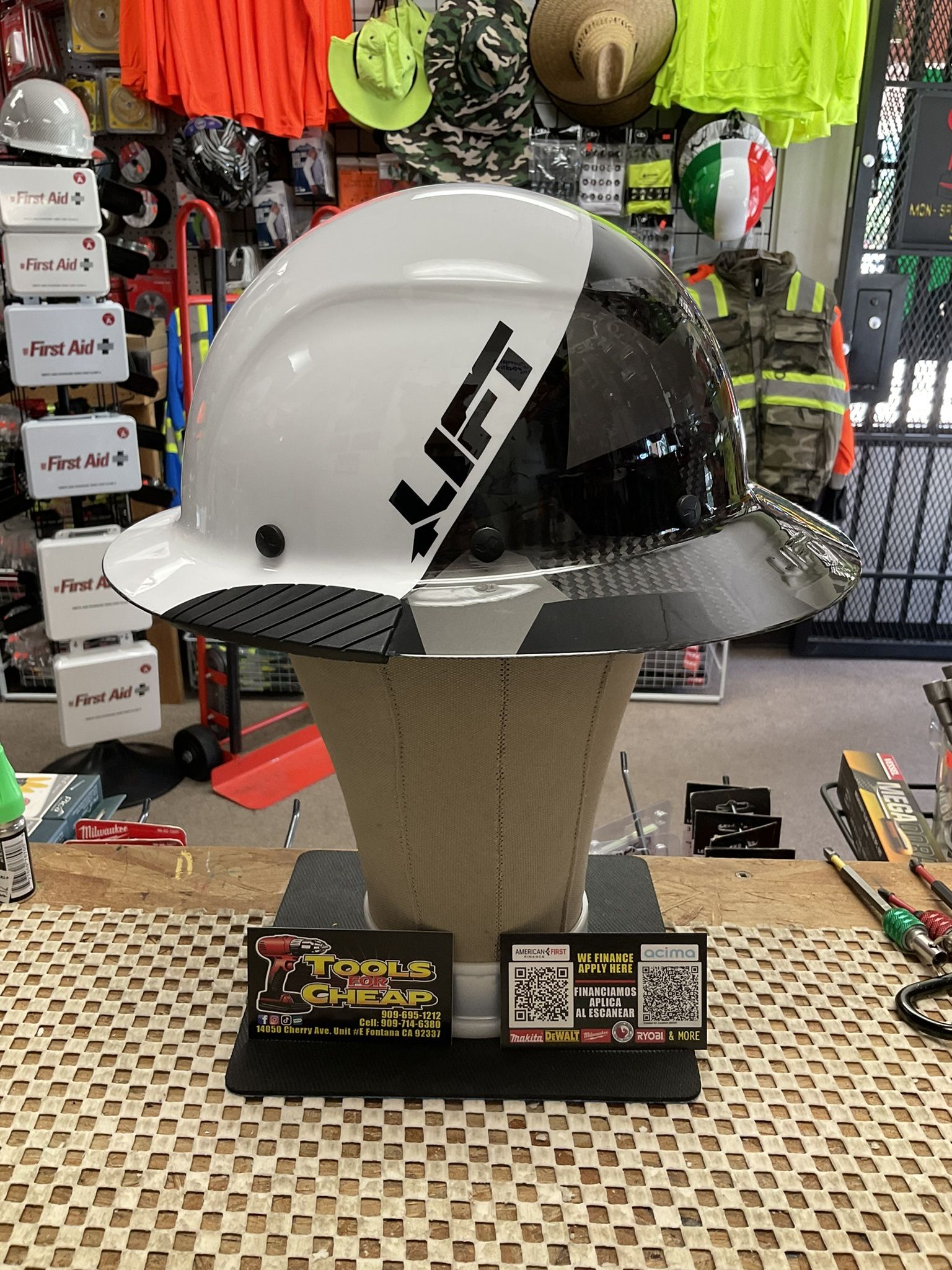 LIFT FULL BRIM SAFETY HARD HAT- White & Black