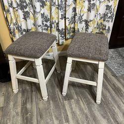 2 Bar Stools