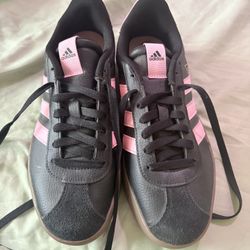 Women’s Size 7.5 Adidas Brand New