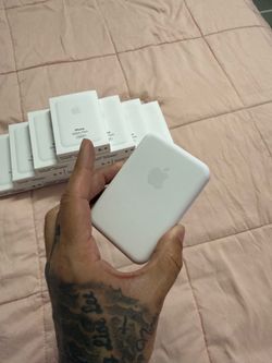 Apple MagSafe Battery Pack