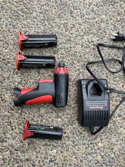 Snap-On Cordless 1/4” Screwdrivery / HEX driver Tool Kit