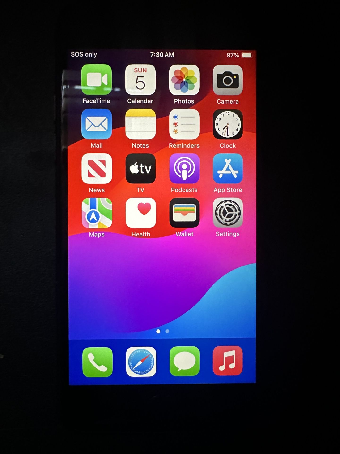 Unlocked iPhone SE 2nd Gen – 64GB – No iCloud – Works Great (Cracked Back)