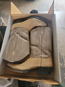 Ostrich cowboy boots 10 1/2