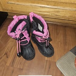 Snow Clothes And Boots ❄️ Different Prices And Many More Sizes Available