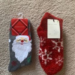 2 pairs Women’s Holiday SOCKS. Gray with Santa (9-11) + Fuzzy Red (OS) . NWT!