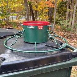 Yard Butler Santa’s Helper Heavy Duty Christmas Tree Stand