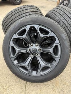 FREE DELIVERY 4x Genuine RIms [hidden information] Inch Dodge Ram 1500 Pirelli 285/45/22 95%
