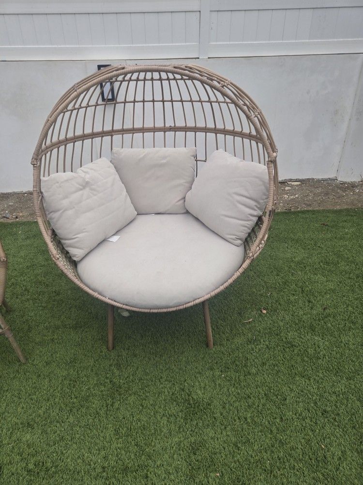 Large Egg Chair with Cushions