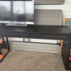 Black Desk With Drawers
