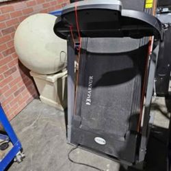 Treadmill - Barely Used - Heavy Duty - Lots of Settings