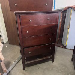 Chest of drawers.