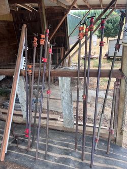 Pipe clamps with pipes