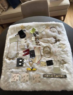 NEW 30+ Piece Name Brand Jewelry Bundle