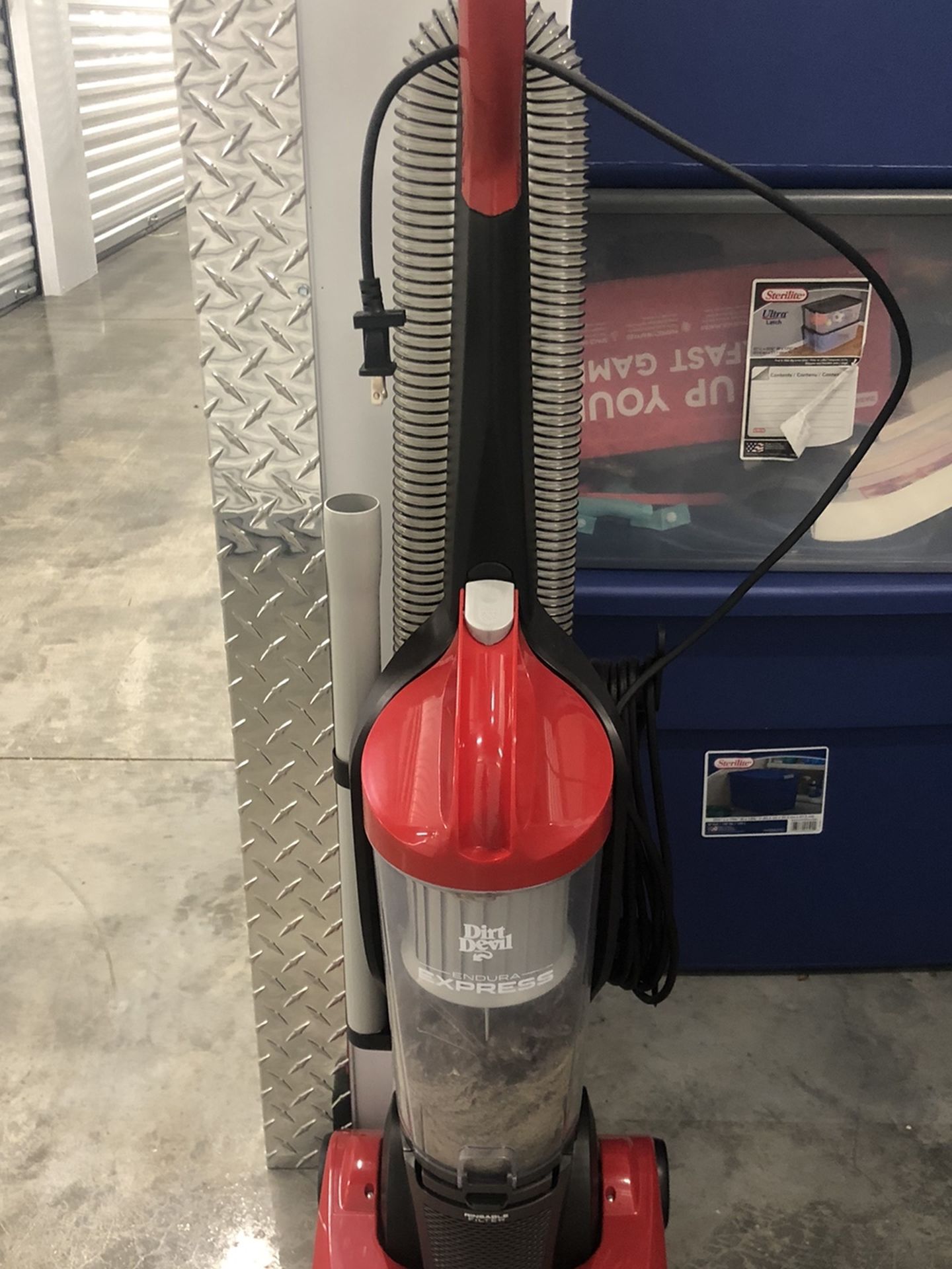 Dirt devil Vacuum 