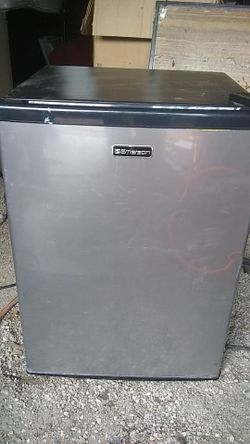 Emerson mini refrigerator with freezer