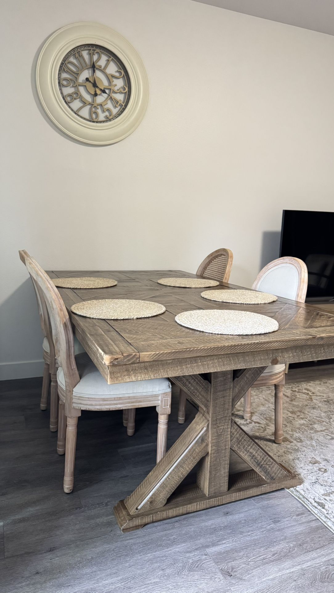 Dining Table (Coffee Table) 5 chairs