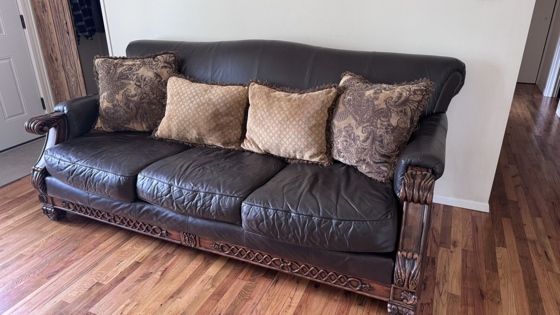 Free Sofas