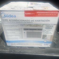 Midea 6,000 BTU Air Conditioner With Remote Excellent Condition