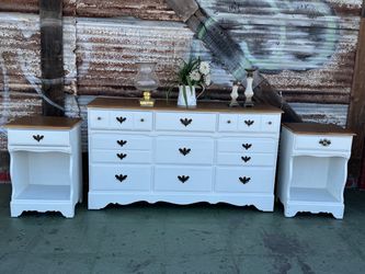 Beautiful Bedroom Set 3 pieces
